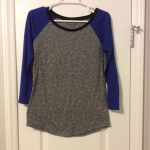 AE quarter length shirt